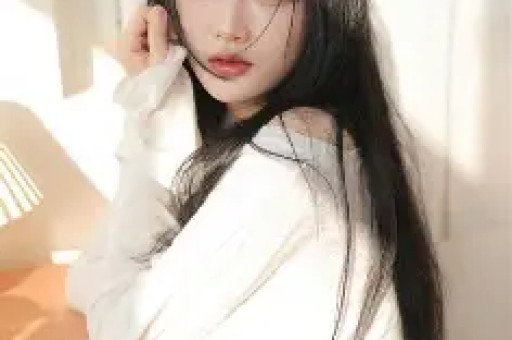 性感女星差点被两位大佬夹死的瓜！